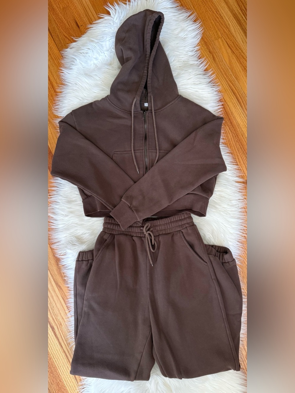 Women’s brown cropped hoodie & jogger set